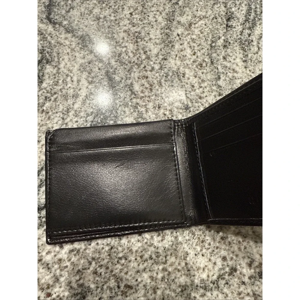 Steve Madden Men's Bi‎ - Fold Black Leather Wallet With Flip ID RFID Card Holder